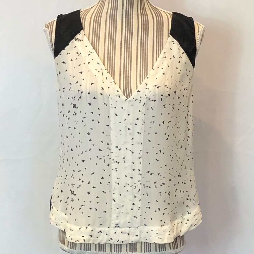 A. L. C. Tiny Bride Print Silk V-Neck Top Size M - image 1